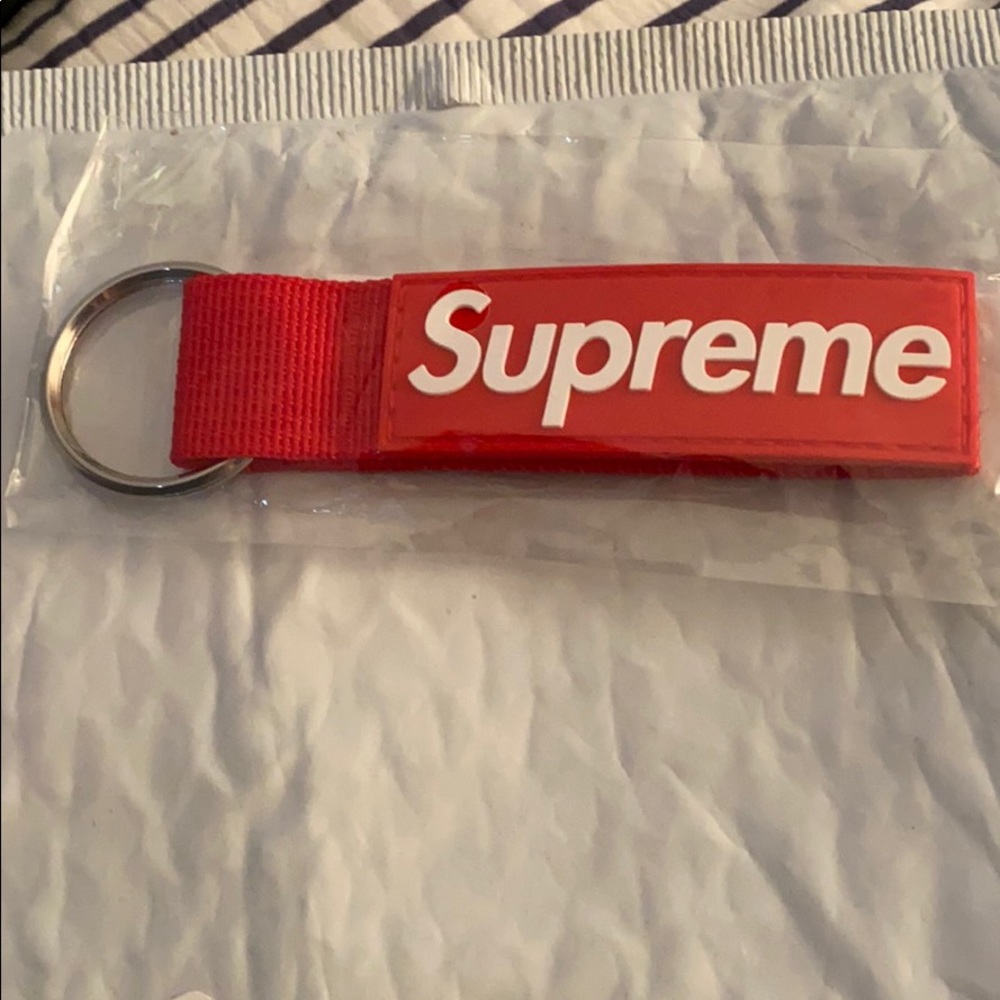 Supreme Webbing Keychain